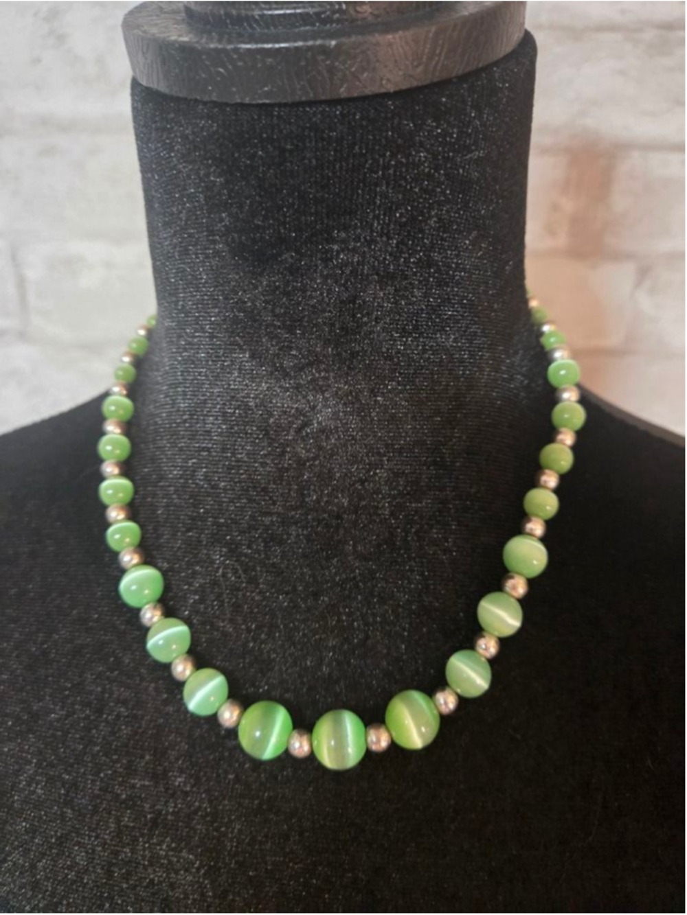 Green & Silver Beaded Necklace One Size